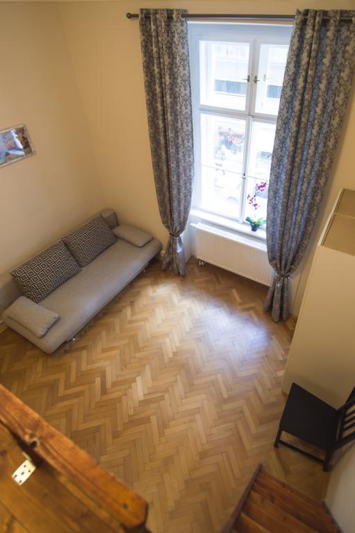 Modern Perlova Daire Prag